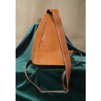 Torba skórzana męska jasnobrązowa  z etnicznym wełnianym haftem .